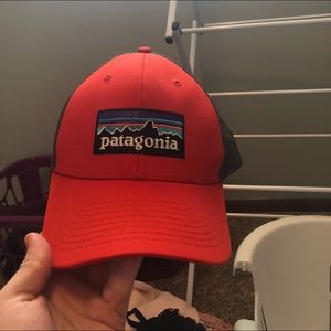 🔴Red Patagonia trucker hat! NWOT! 🔴 FIRM